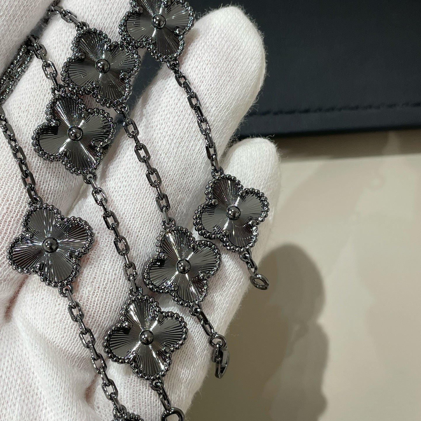 [Rose Jewelrys]CLOVER 5 MOTIF BLACK BRACELET