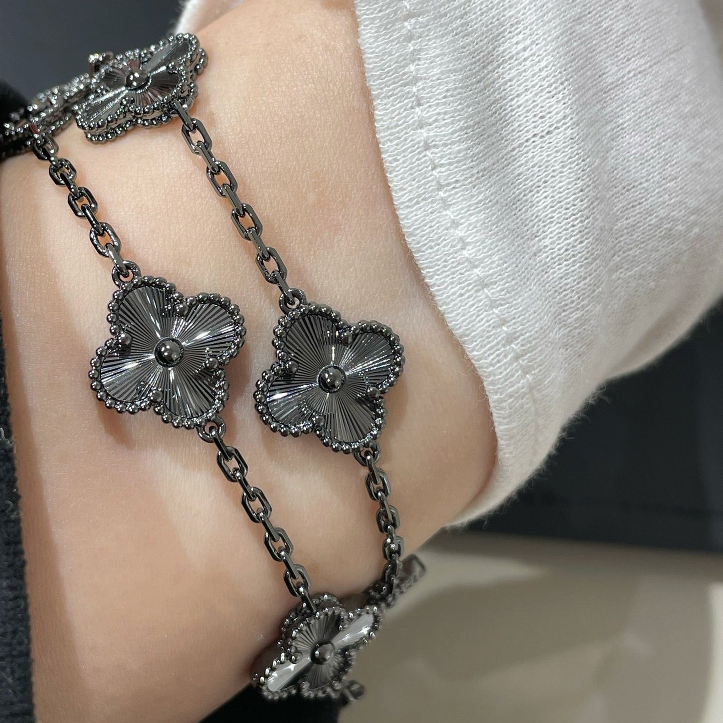 [Rose Jewelrys]CLOVER 5 MOTIF BLACK BRACELET