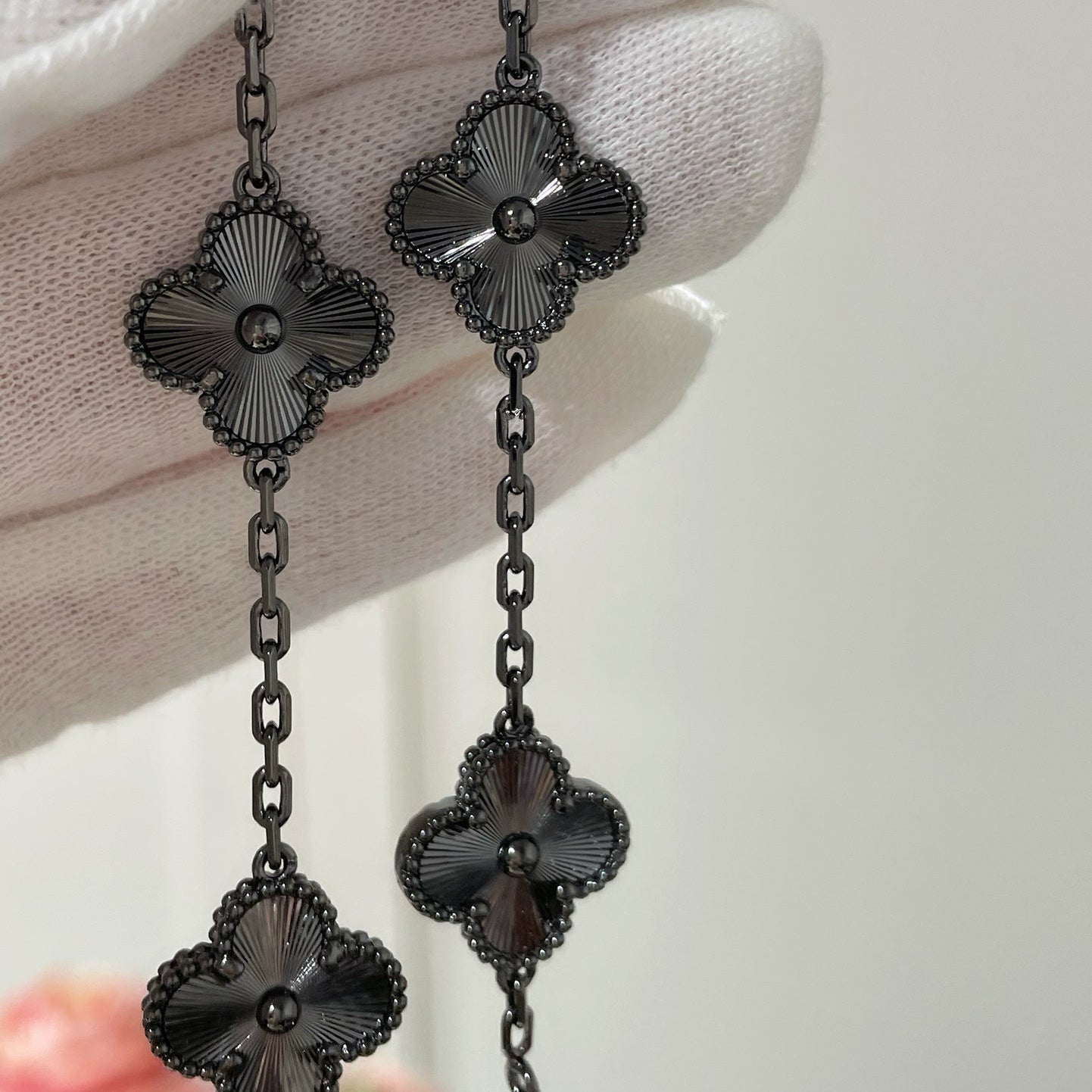 [Rose Jewelrys]CLOVER 5 MOTIF BLACK BRACELET