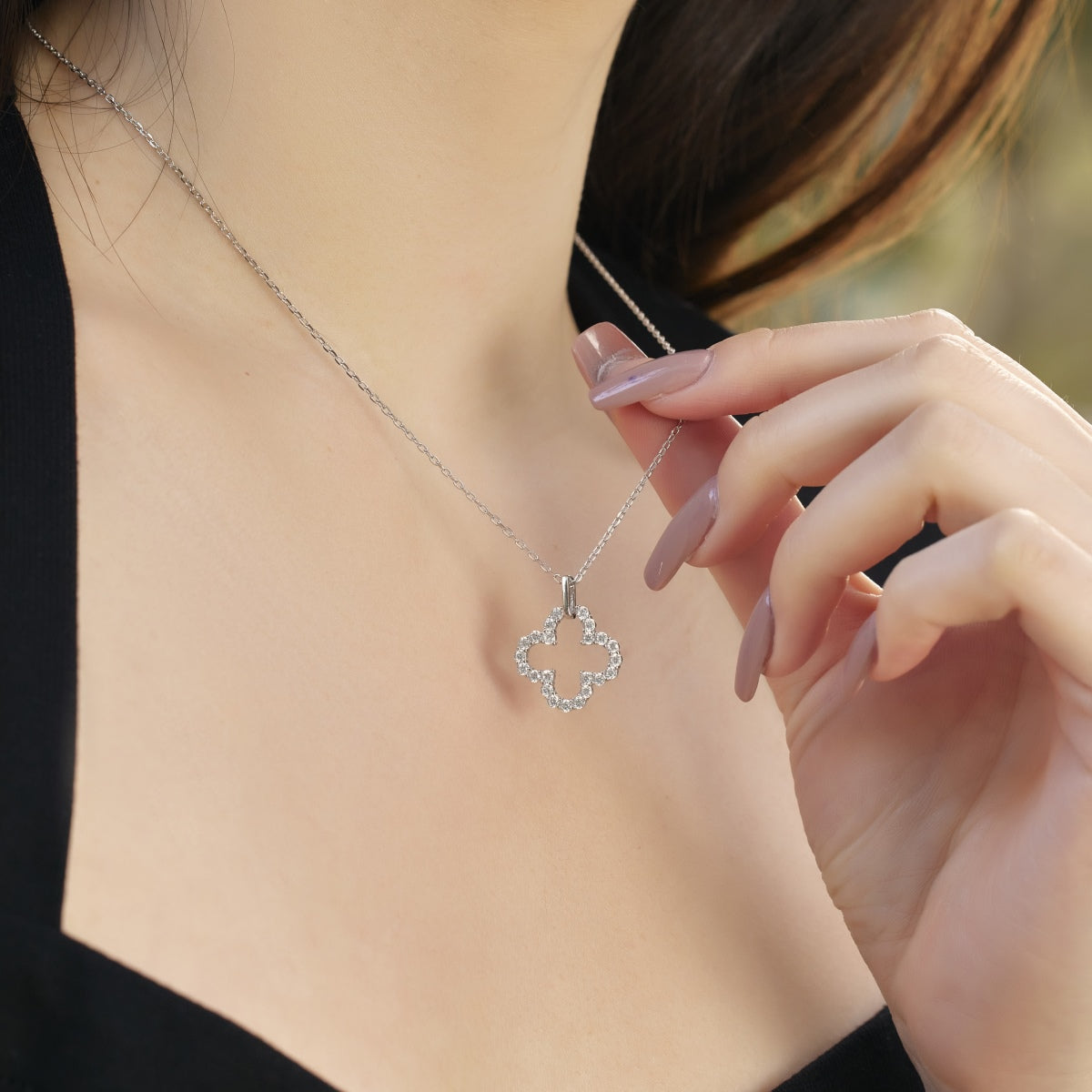 [Rose Jewels]Four-Leaf Clover Hollow Design Exquisite Necklace