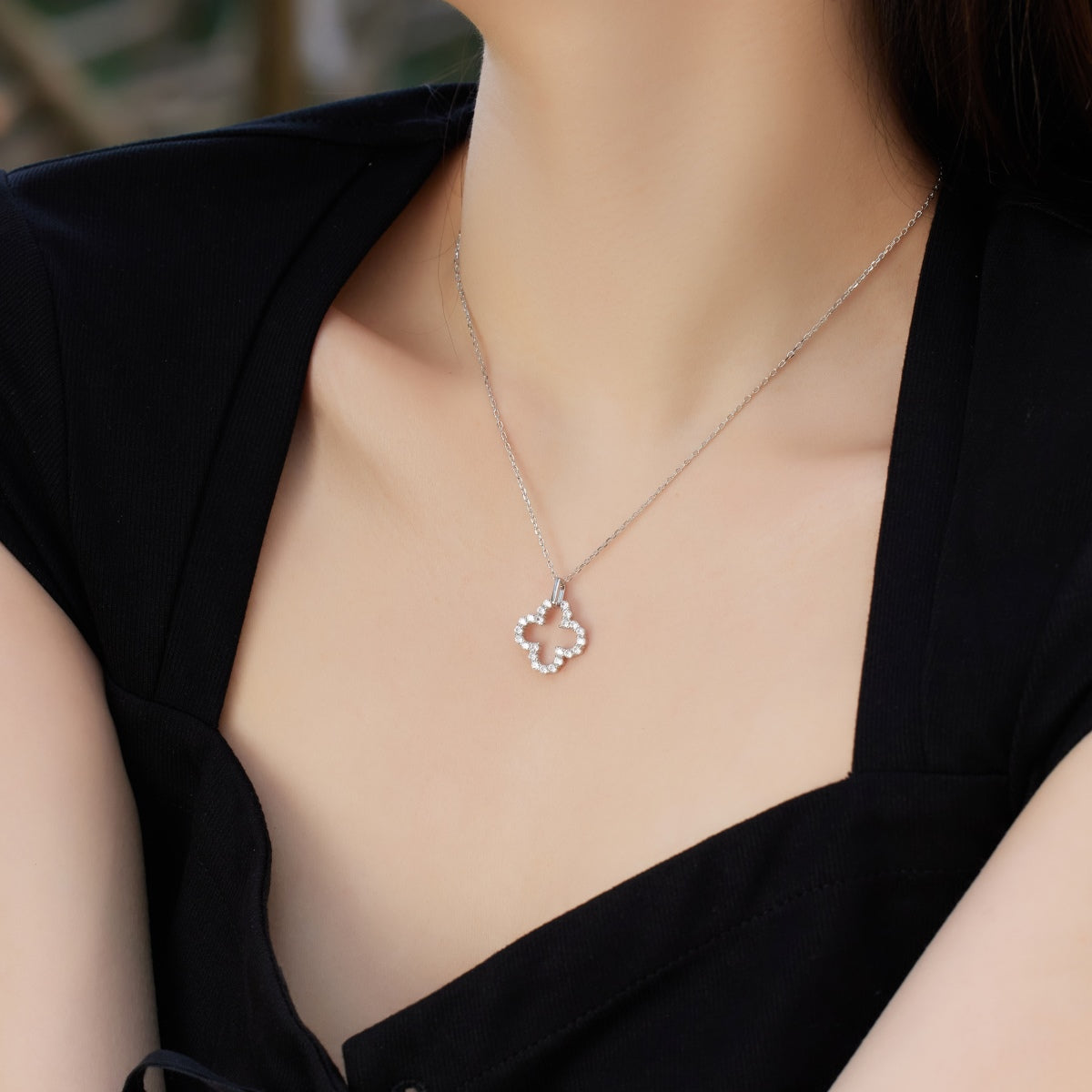 [Rose Jewels]Four-Leaf Clover Hollow Design Exquisite Necklace