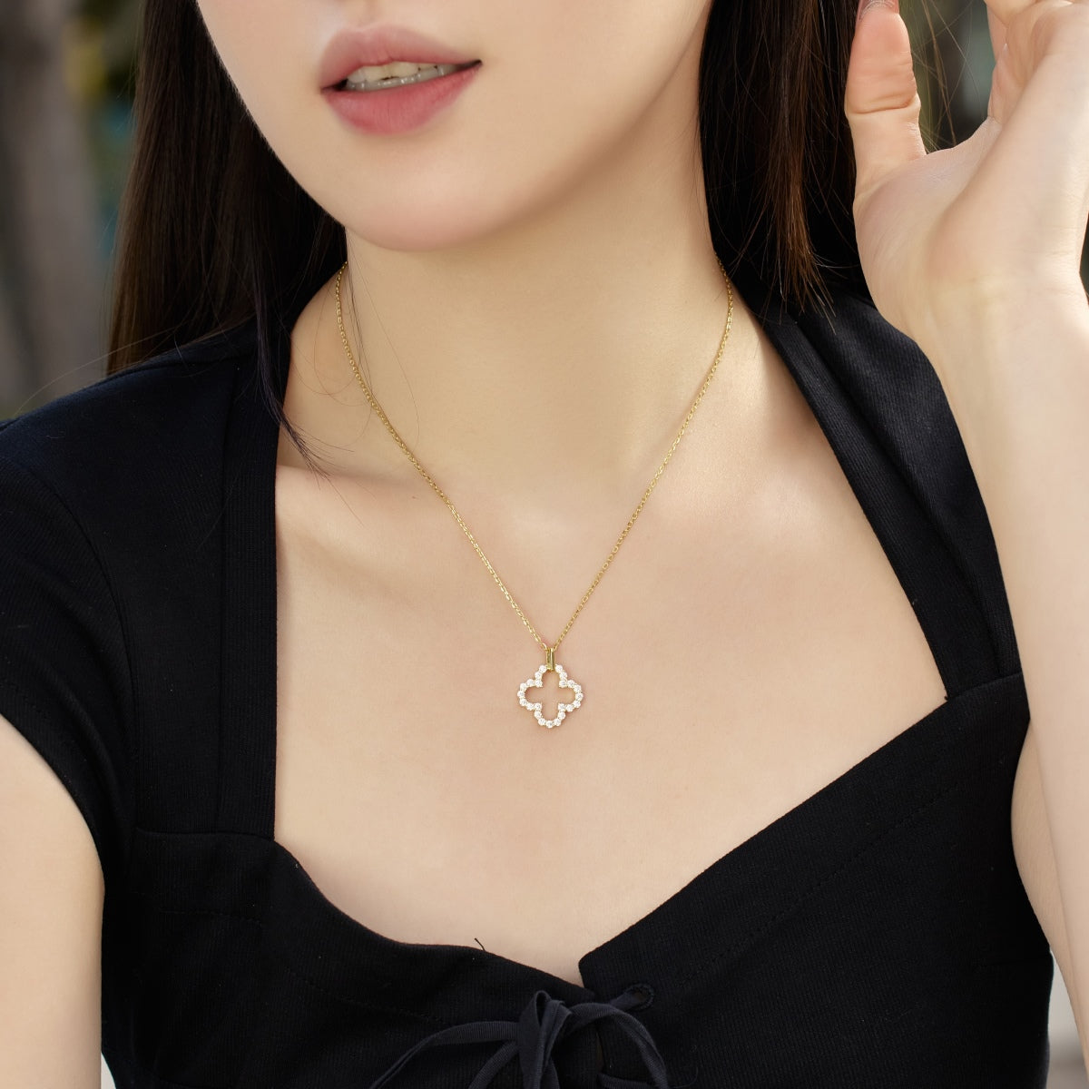[Rose Jewels]Four-Leaf Clover Hollow Design Exquisite Necklace