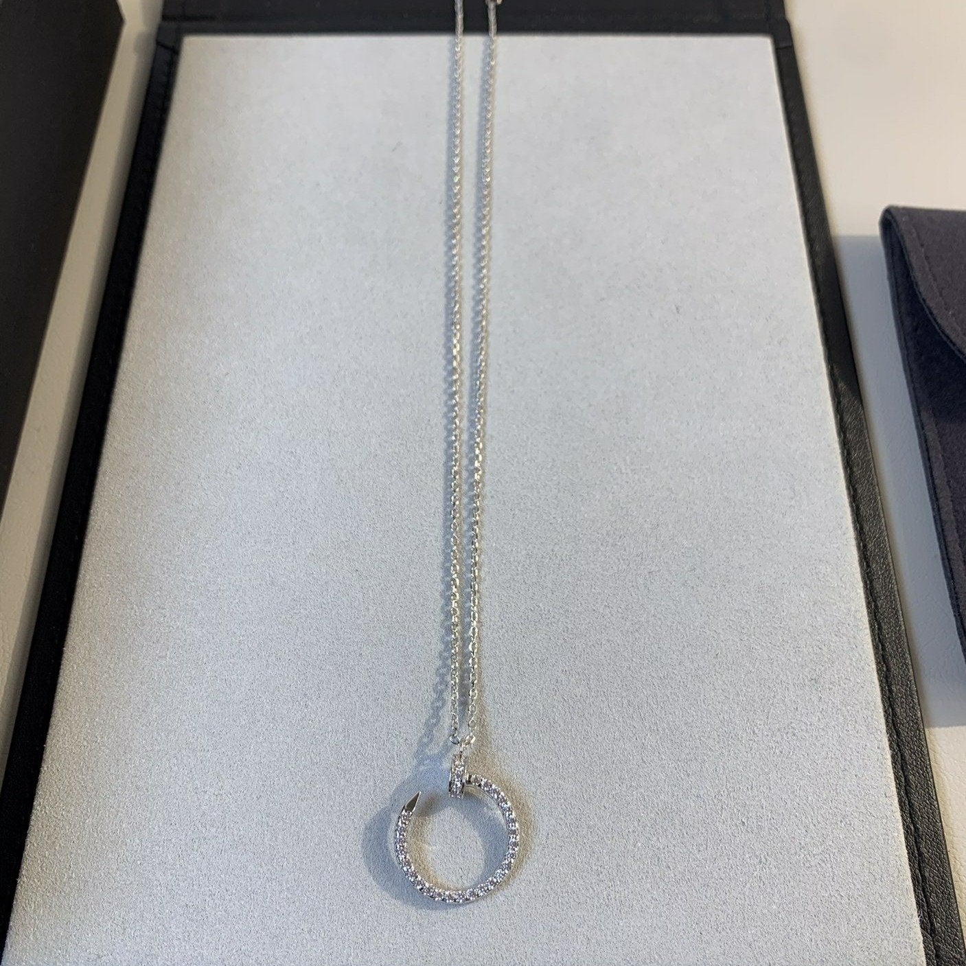 []JUSTE NECKLACE SILVER DIAMONDS