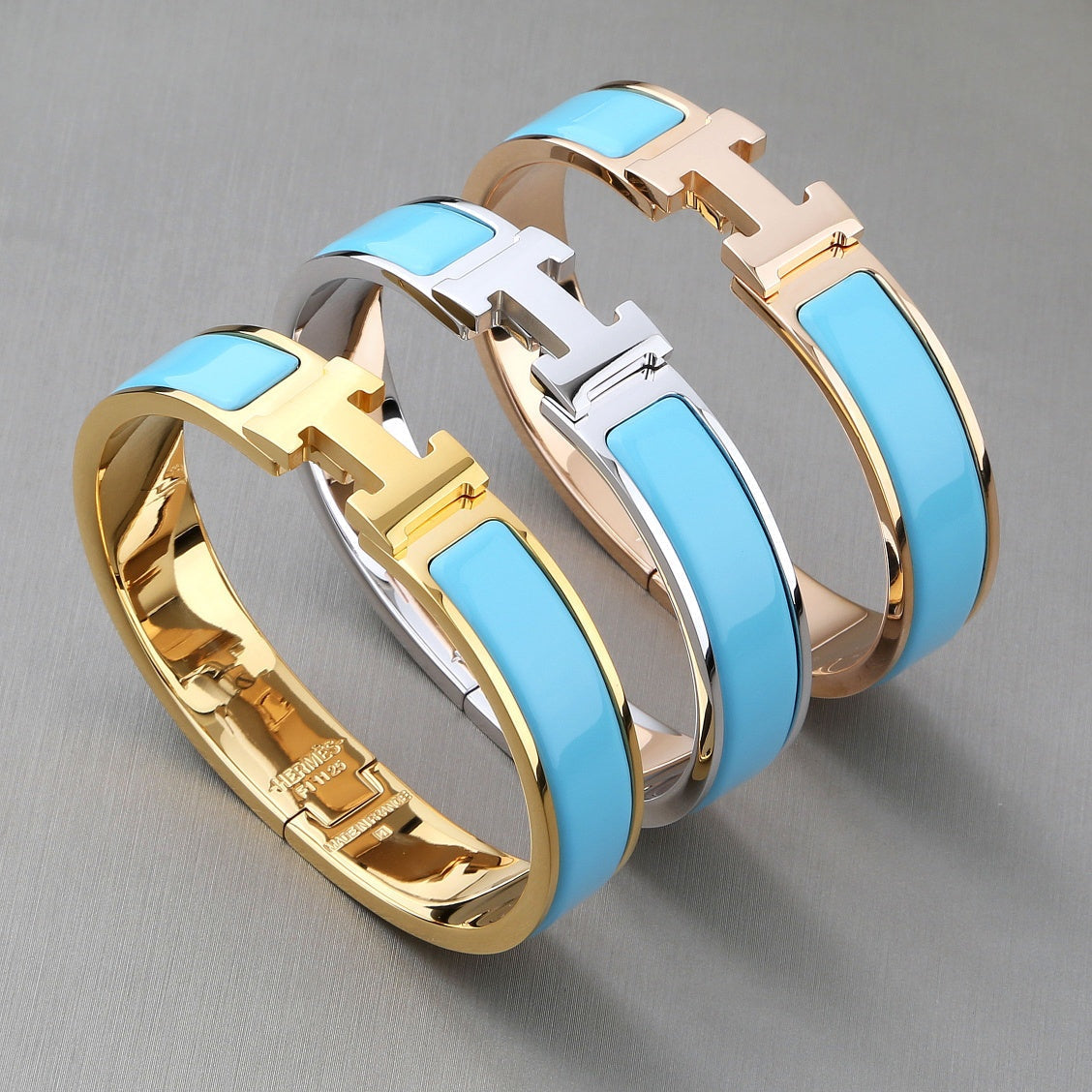 []H CLOUD BLUE BRACELET