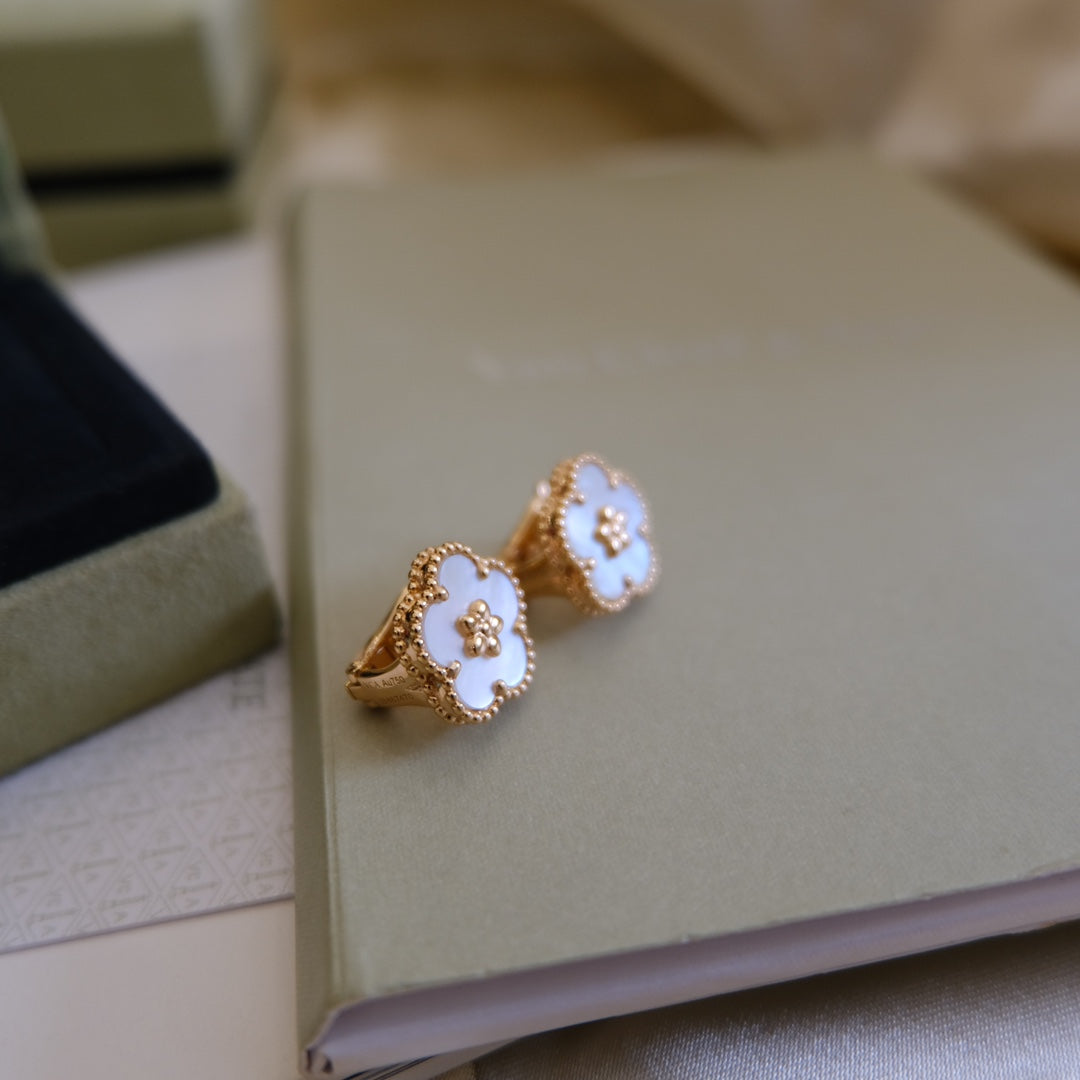 [Rose Jewelrys]LUCKY PINK GOLD WHITE MOP EARRINGS