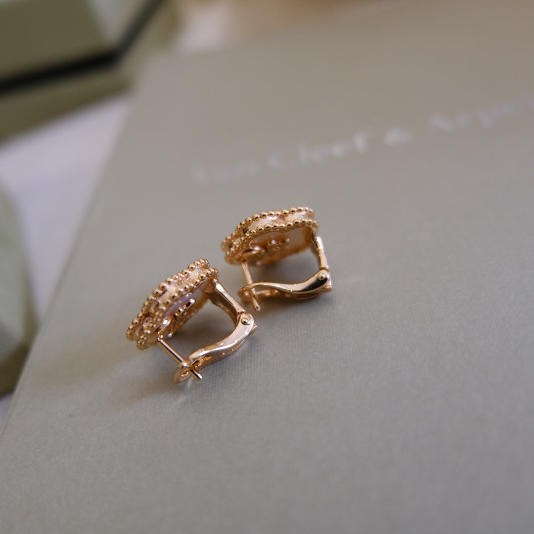 [Rose Jewelrys]LUCKY PINK GOLD WHITE MOP EARRINGS