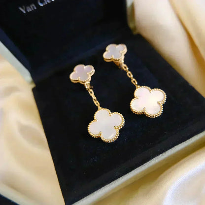 [Rose Jewelrys]CLOVER 2 MOTIF WHITE MOP EARRINGS