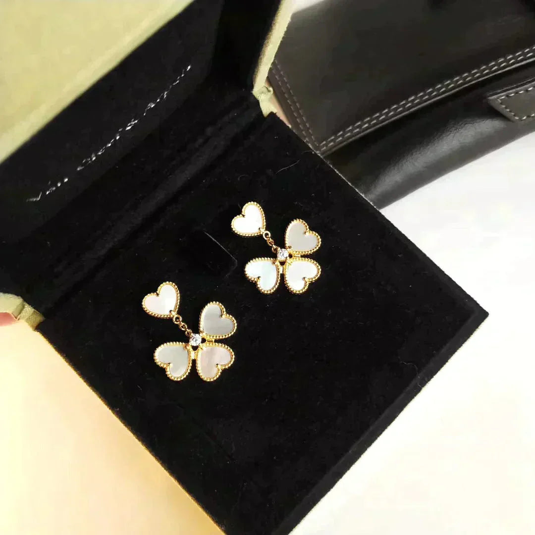 [Rose Jewelrys]CLOVER SWEET WHITE MOP EARRINGS