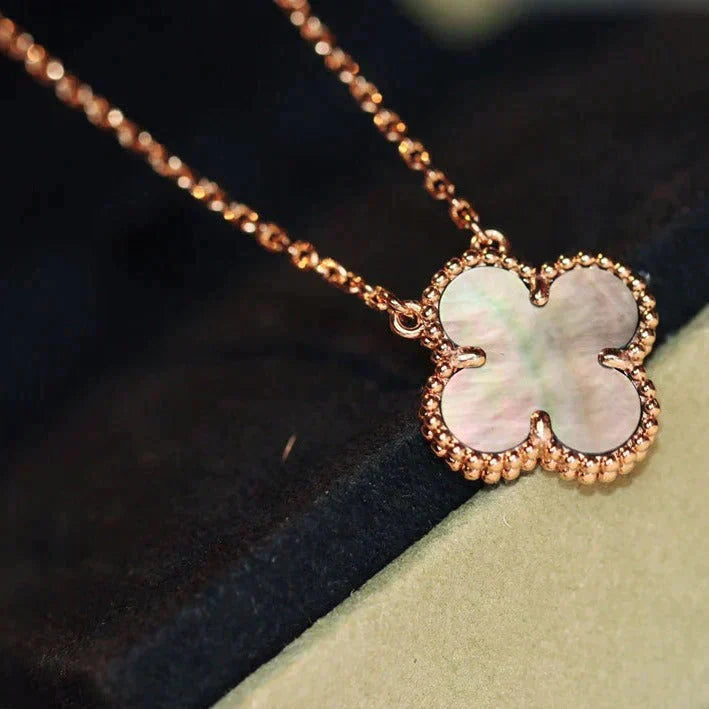 []CLOVER 15MM  GRAY MOTHER OF PEARL NECKLACE