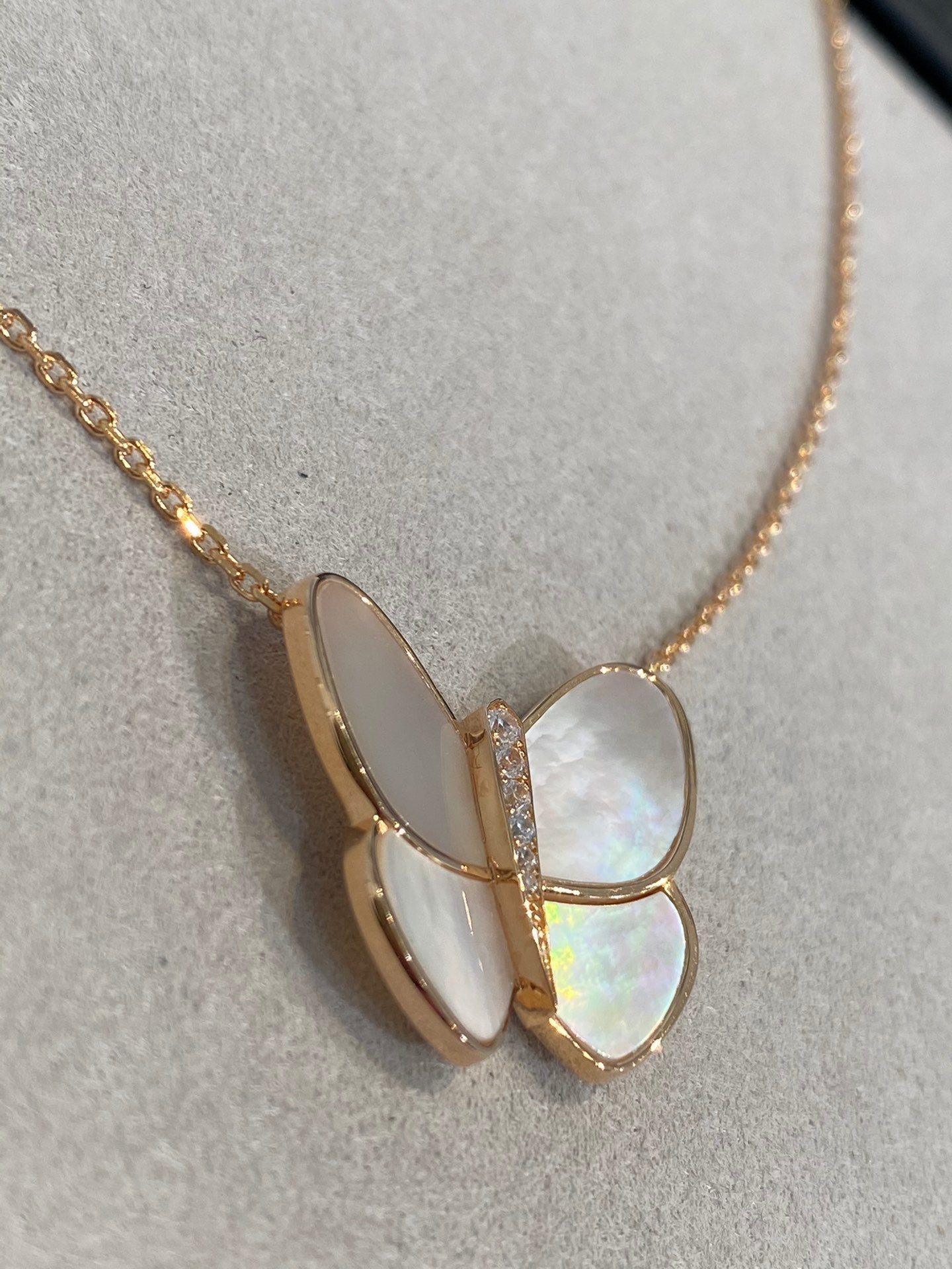 [Rose Jewelrys]BUTTERFLY GOLD MOP DIAMOND NECKLACE