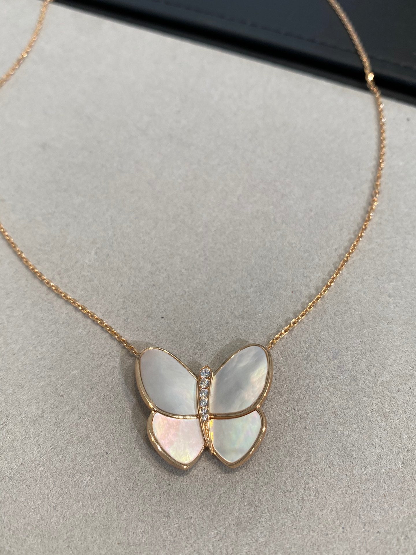 [Rose Jewelrys]BUTTERFLY GOLD MOP DIAMOND NECKLACE