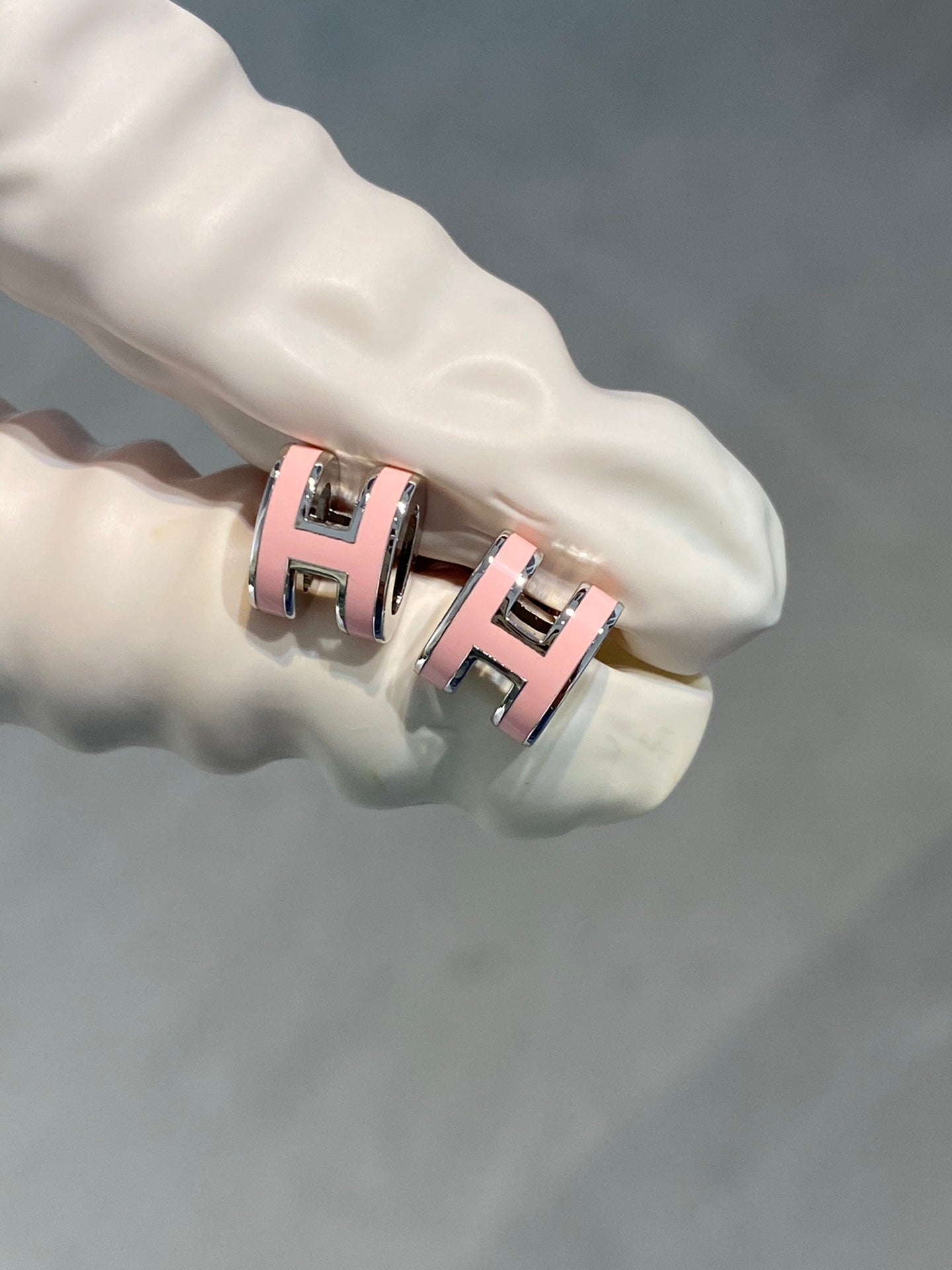 [Rose Jewelrys]MINI POP H SILVER EARRINGS PINK