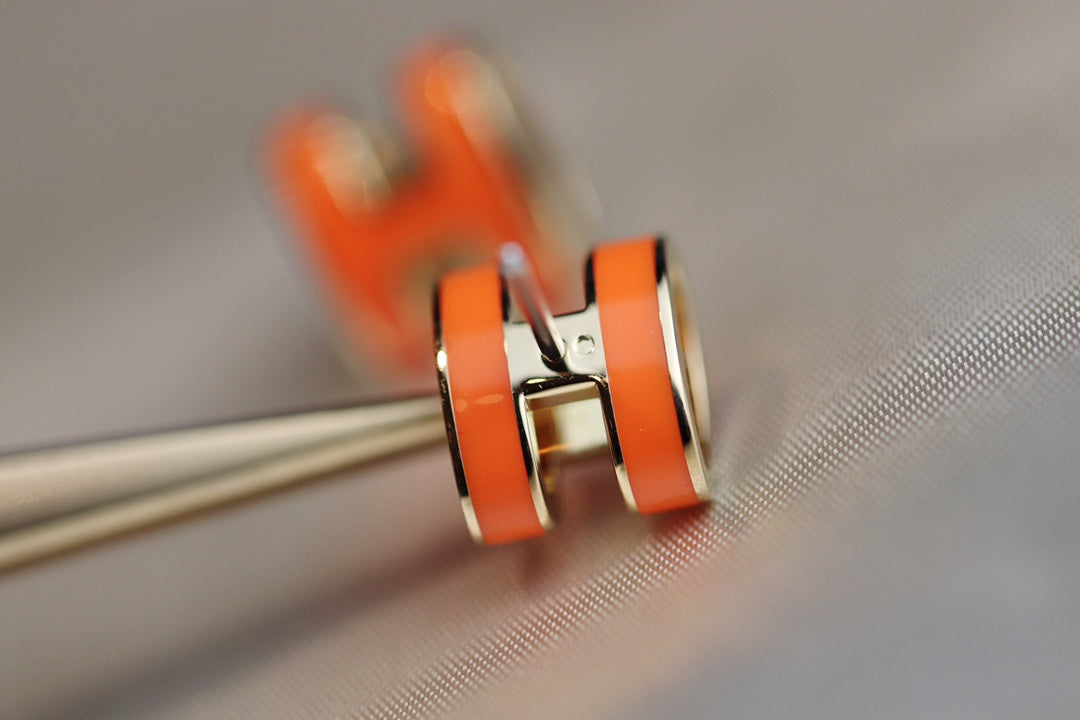[Rose Jewelrys]MINI POP H EARRINGS ORANGE