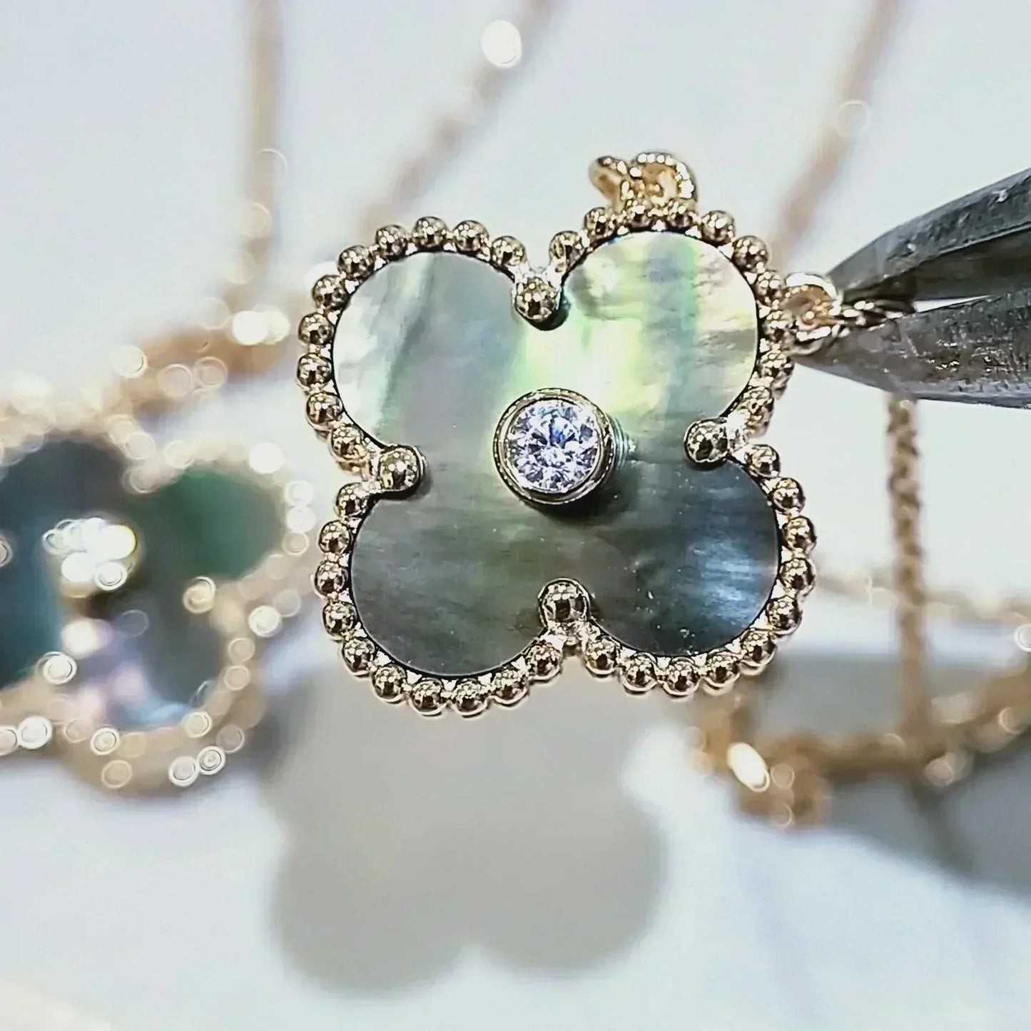 []CLOVER 15MM DIAMOND AND MOTHER-OF-GREY NECKLACE