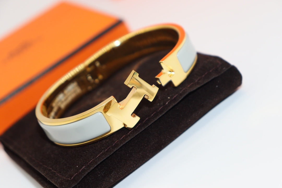 []H LIGHT BLUE BRACELET