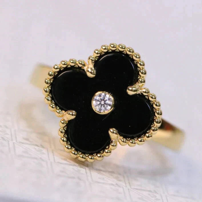[]CLOVER ONYX RING GOLD DIAMOND