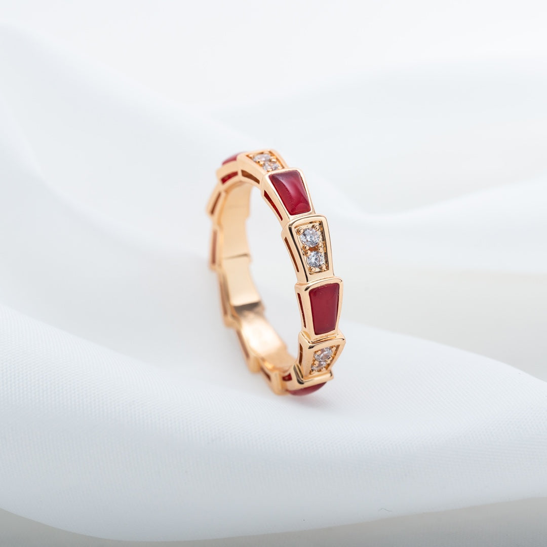 []SERPENTI RING PINK GOLD CARNELIAN DIAMOND 3MM