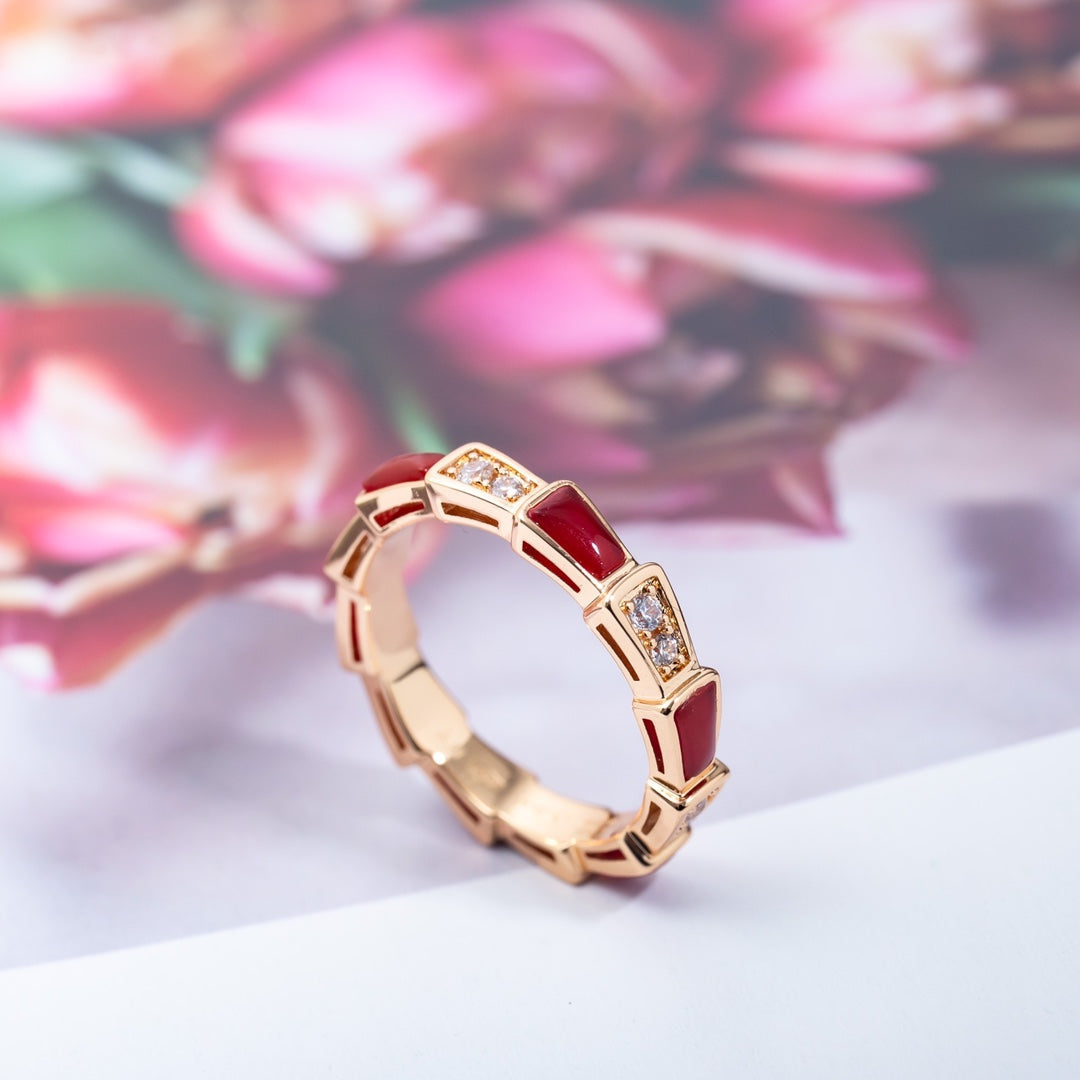 []SERPENTI RING PINK GOLD CARNELIAN DIAMOND 3MM