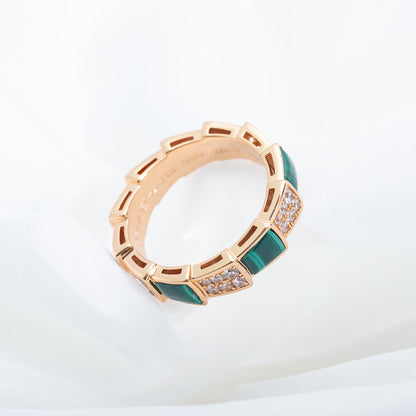 []SERPENTI RING PINK GOLD MALACHITE DIAMOND PAVED 4MM