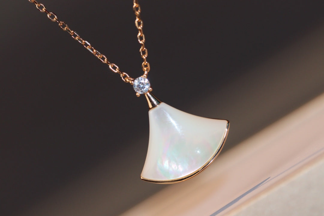 [Rose Jewelrys]DREAM NECKLACE WHITE MOP PINK GOLD 1 DIAMOND