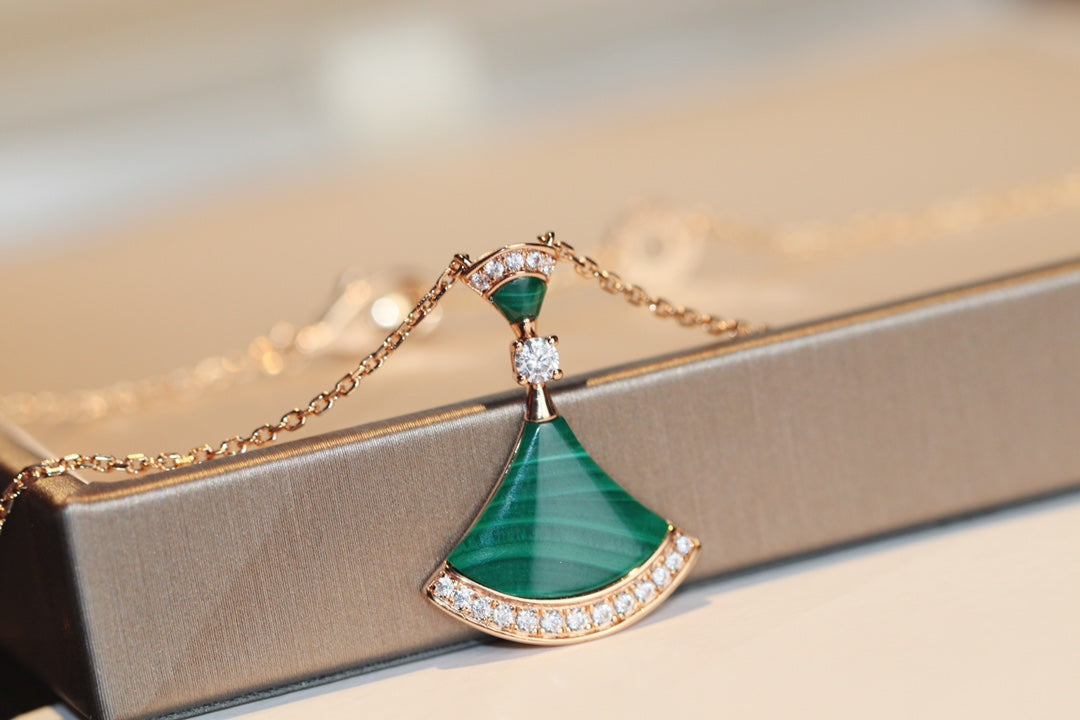 []DREAM NECKLACE MALACHITE DIAMOND
