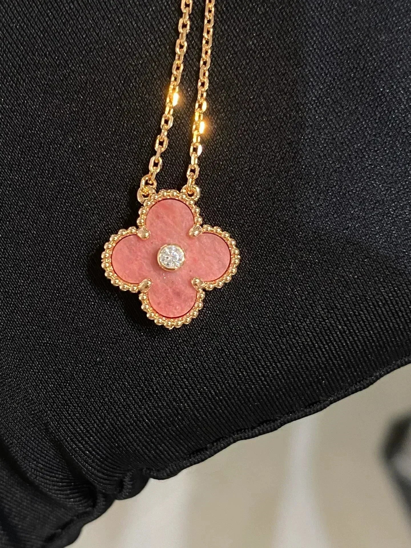 [Rose Jewelrys]CLOVER 15MM DIAMOND RHODONITE NECKLACE