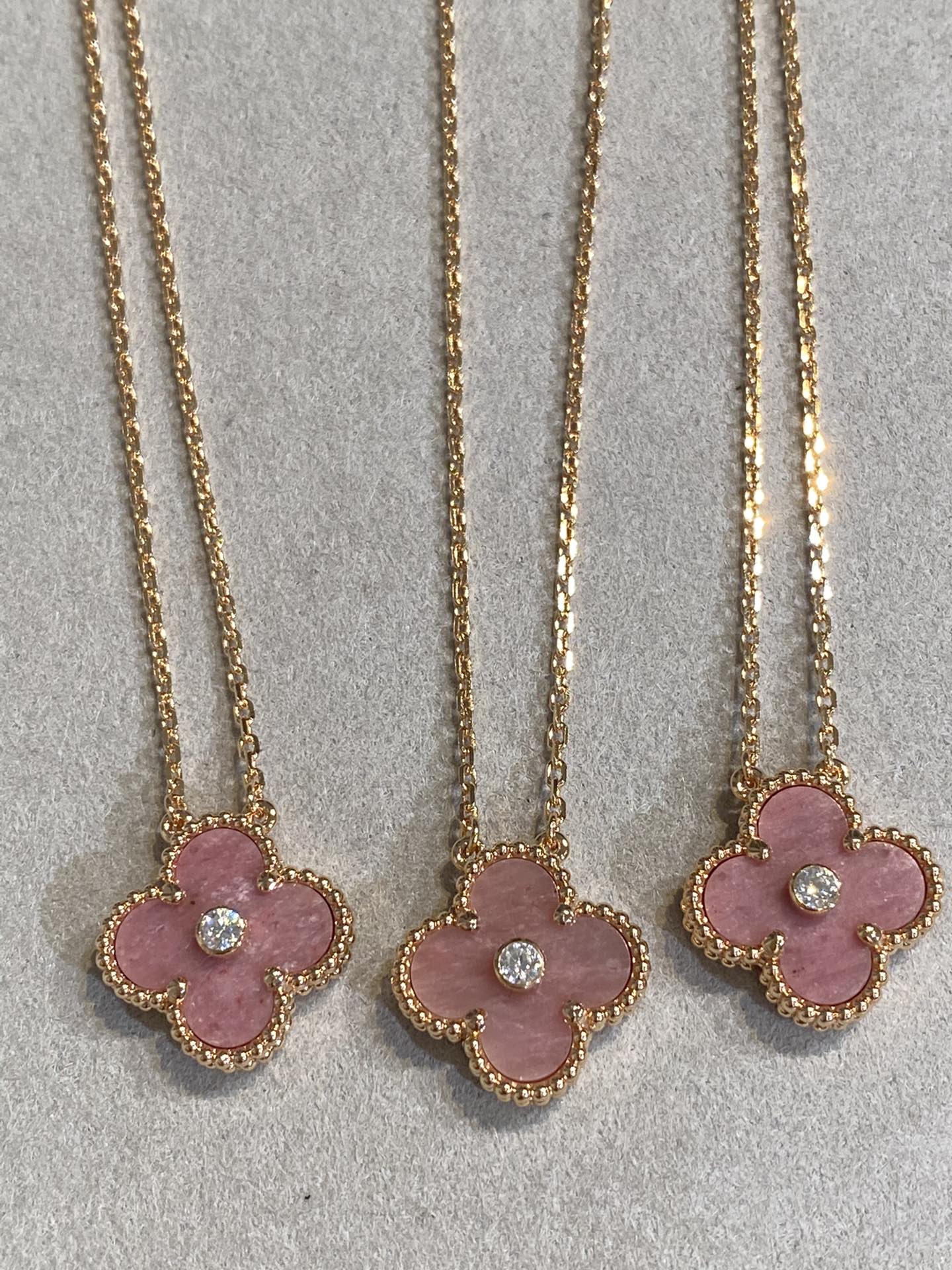 [Rose Jewelrys]CLOVER 15MM DIAMOND RHODONITE NECKLACE