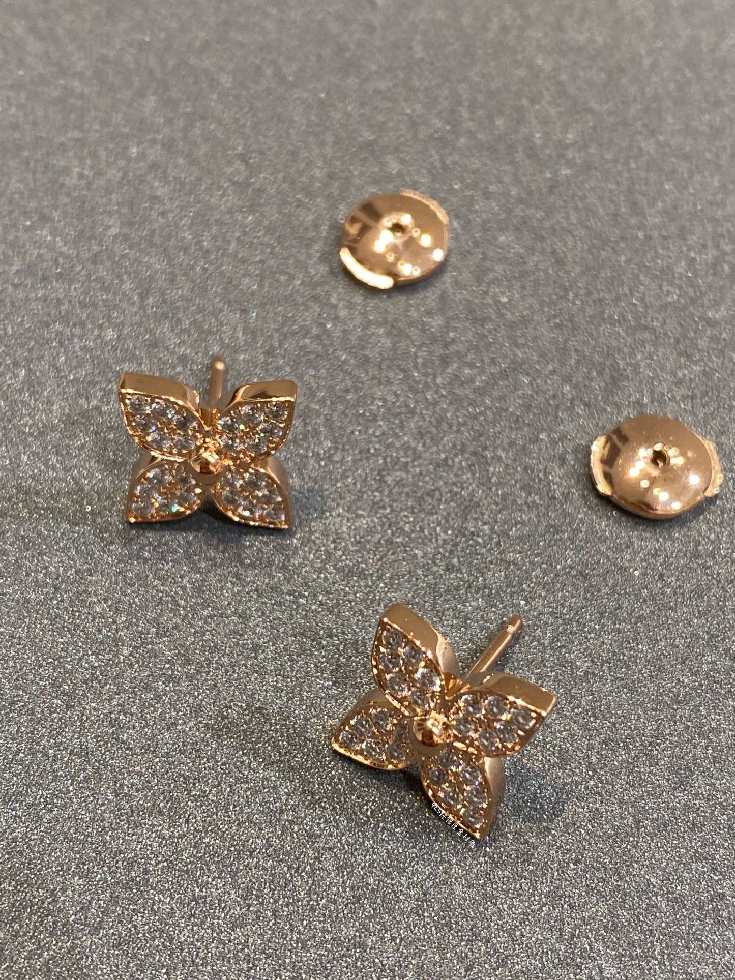 []STAR DIAMOND EARRINGS