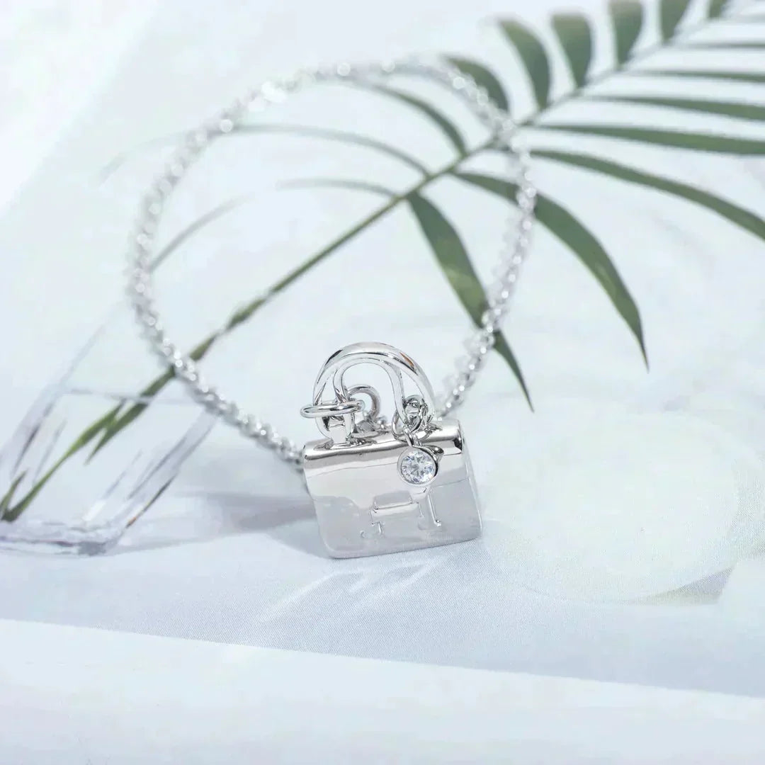 [Rose Jewelrys]AMULETTE PEDANT SILVER NECKLACE