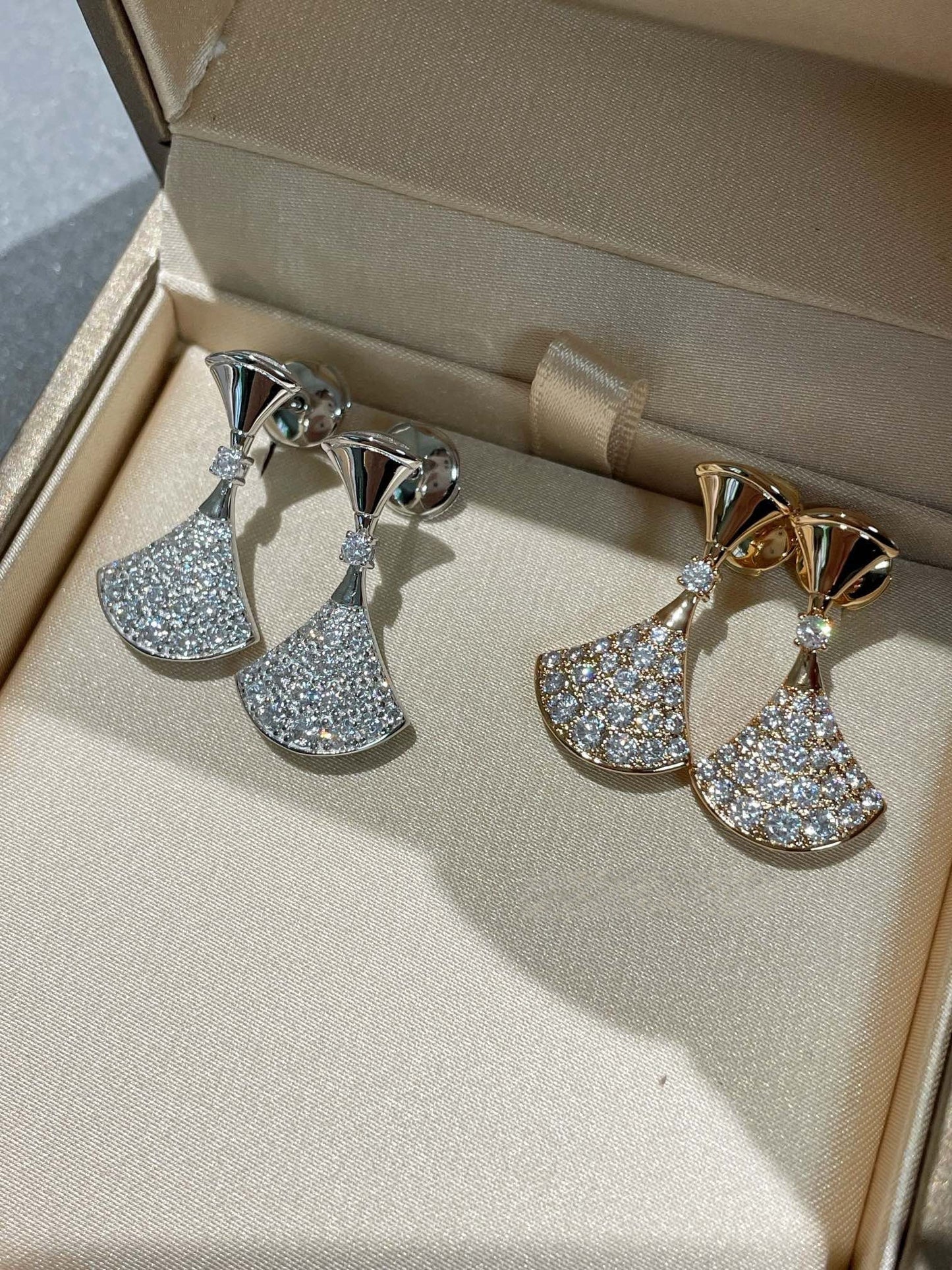 []DREAM EARRINGS DIAMOND