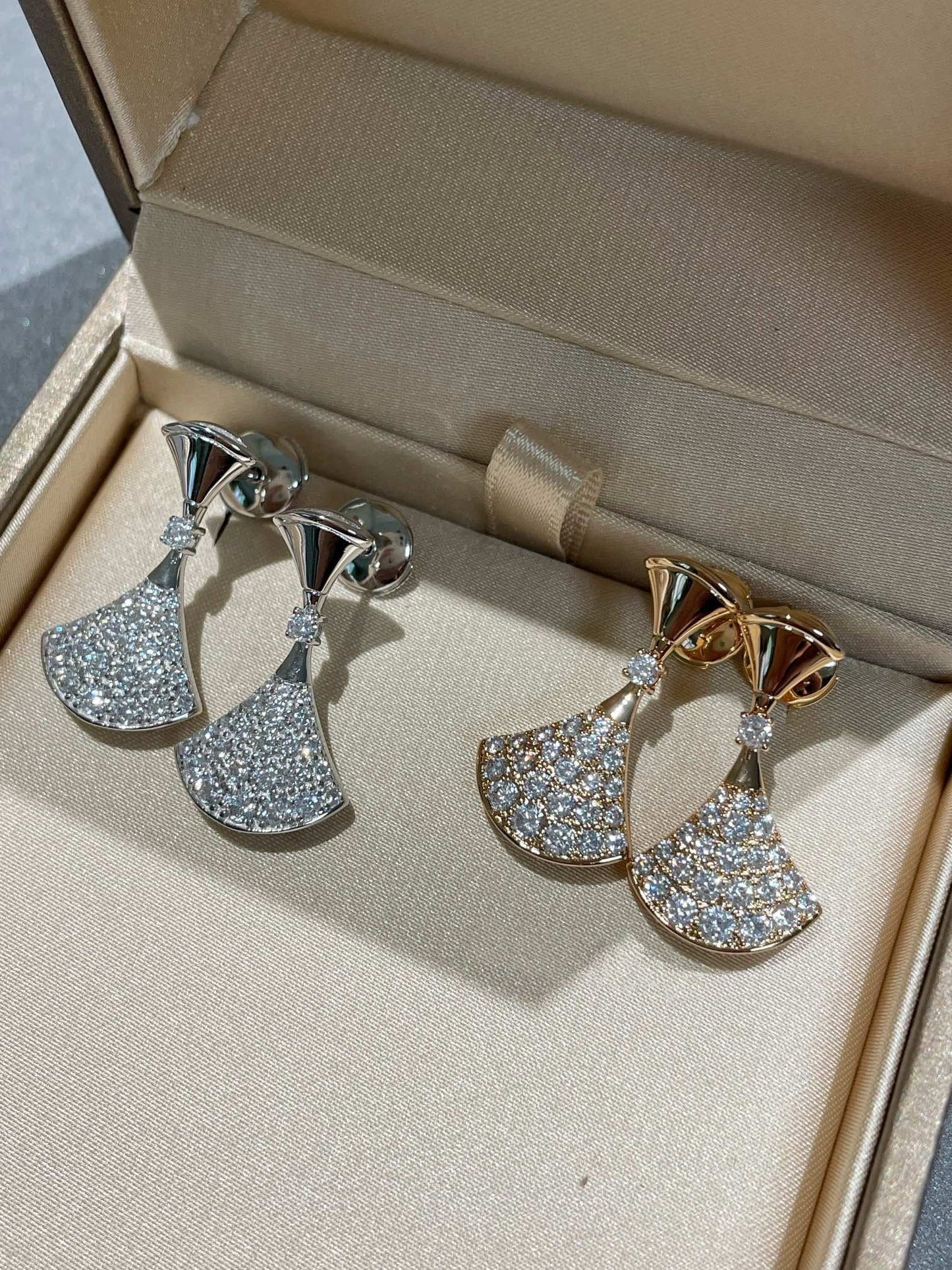 []DREAM EARRINGS DIAMOND