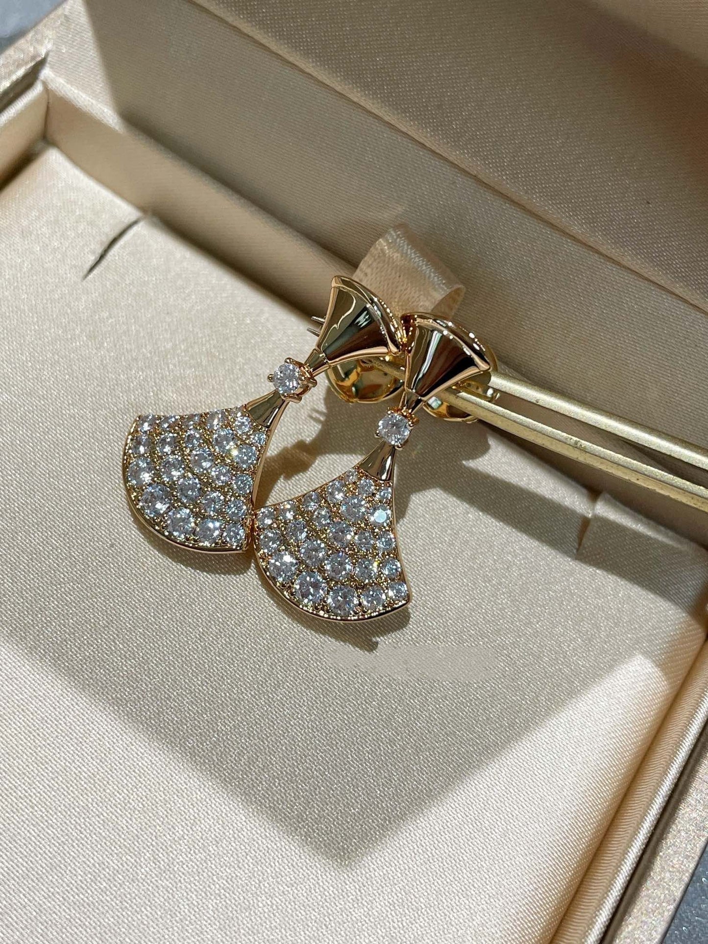 []DREAM EARRINGS DIAMOND