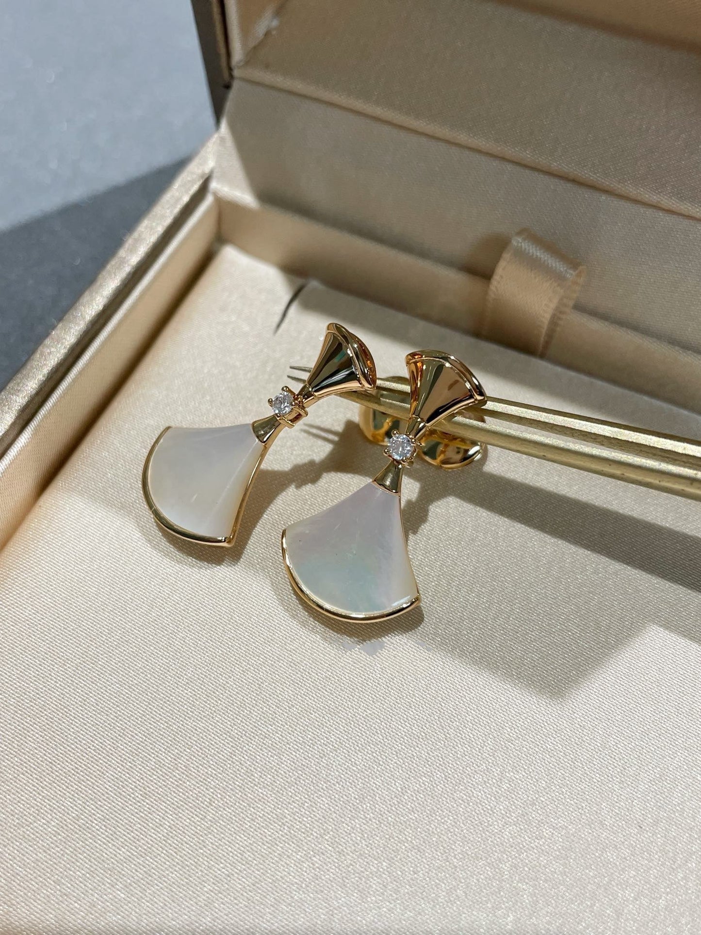[Rose Jewelrys]DREAM MOP 1 DIAMOND EARRINGS