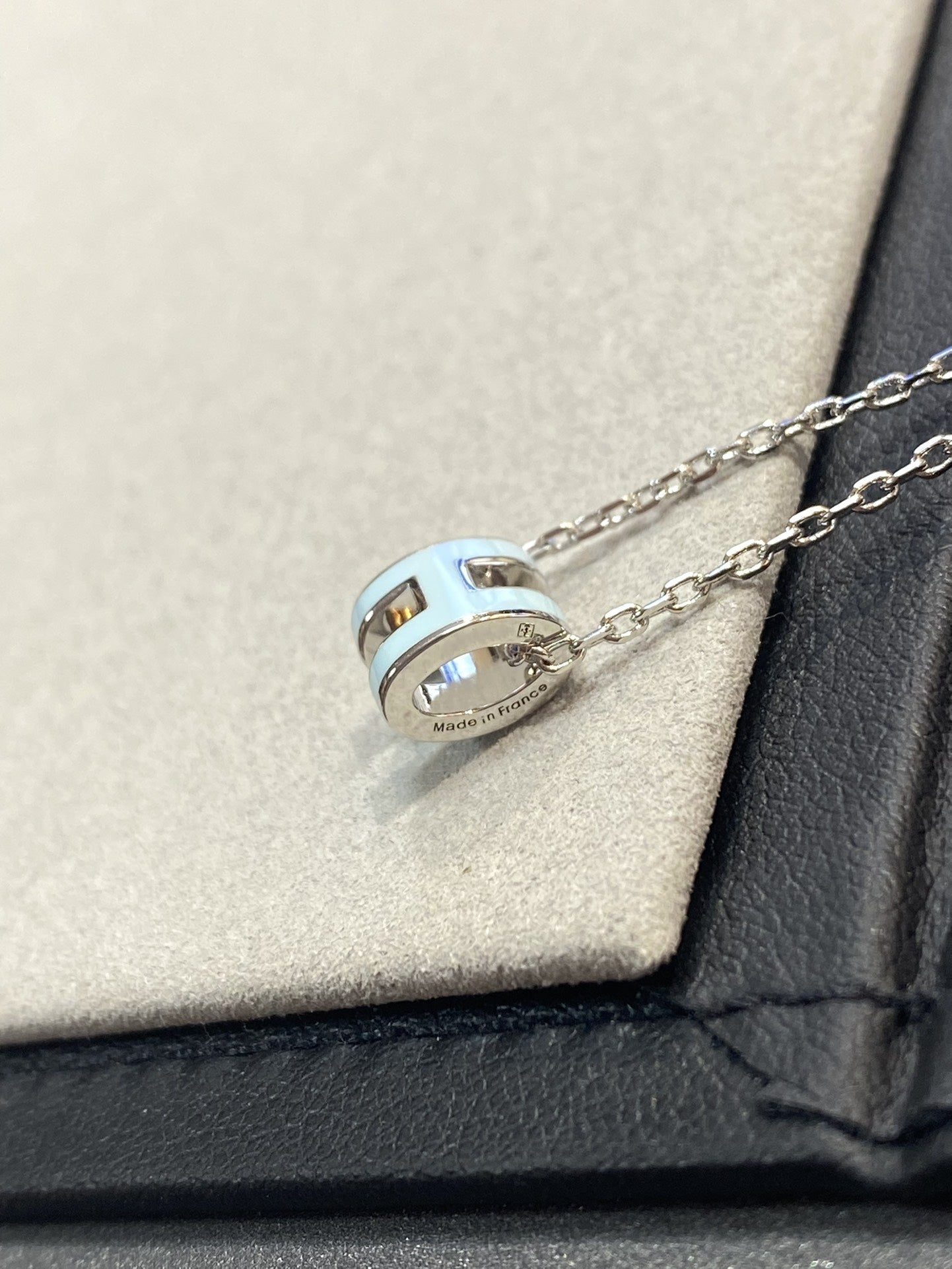 [Rose Jewelrys]POP H LIGHT BLUE NECKLACE