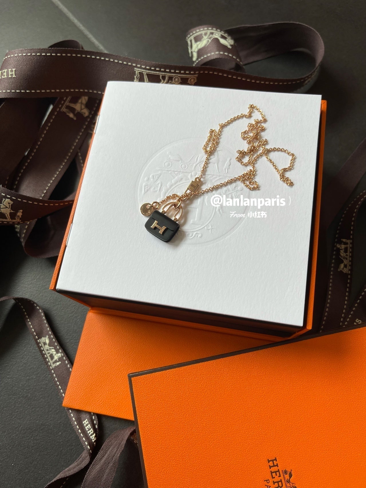 [Rose Jewelrys]CONSTANCE BLACK PEDANT PINK GOLD NECKLACE