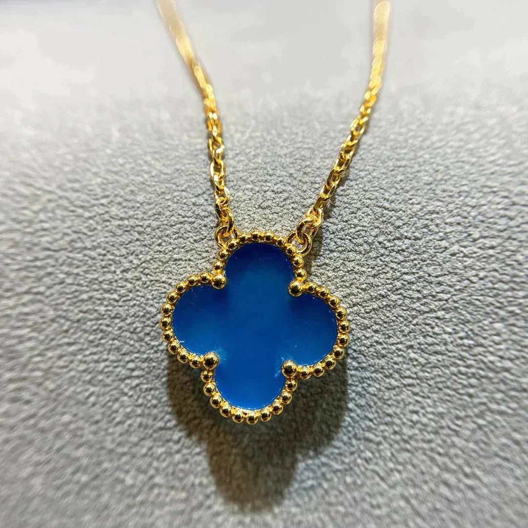 []CLOVER 15MM BLUE AGATE NECKLACE