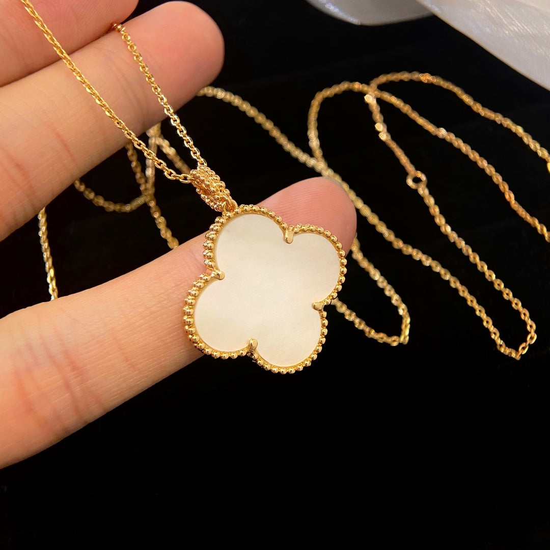 [Rose Jewelrys]CLOVER 25MM MOP LARGE PENDANT NECKLACE
