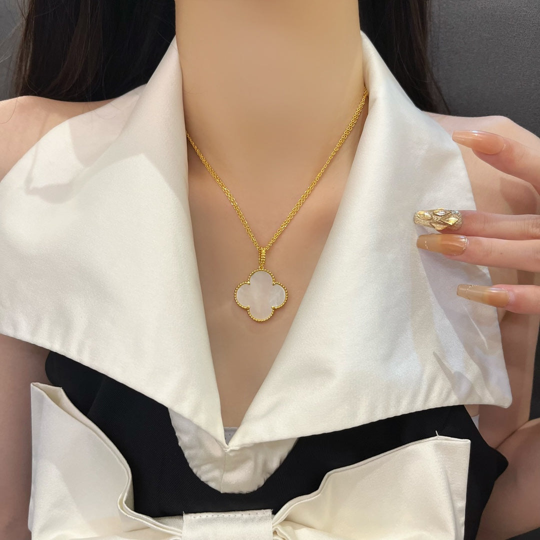 [Rose Jewelrys]CLOVER 25MM MOP LARGE PENDANT NECKLACE