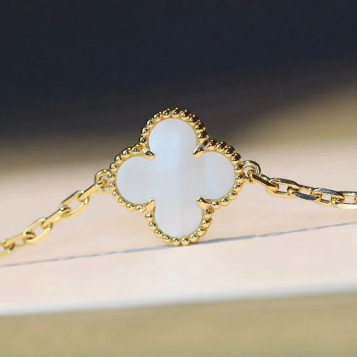 [Rose Jewelrys]CLOVER 20 MOTIFS WHITE MOP NECKLACE