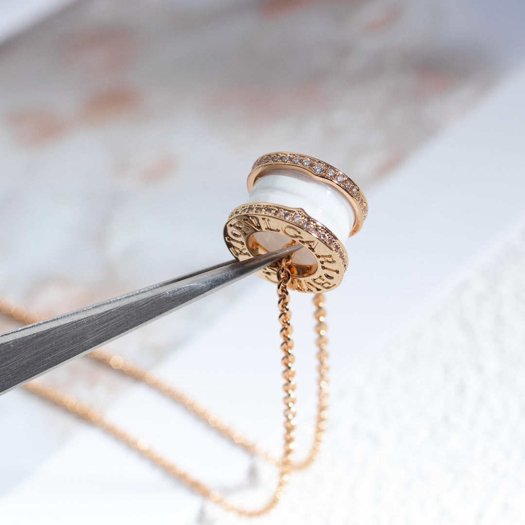 [Rose Jewelrys]ZERO 1 WHITE CERAMIC PINK GOLD DIAMOND NECKLACE