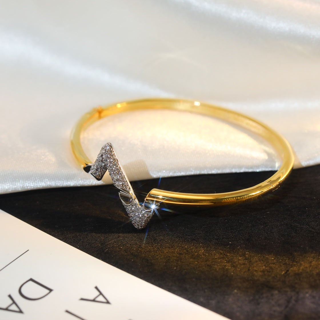 [Rose Jewelrys]VOLTE UPSITE DOWN GOLD DIAMOND BRACELET
