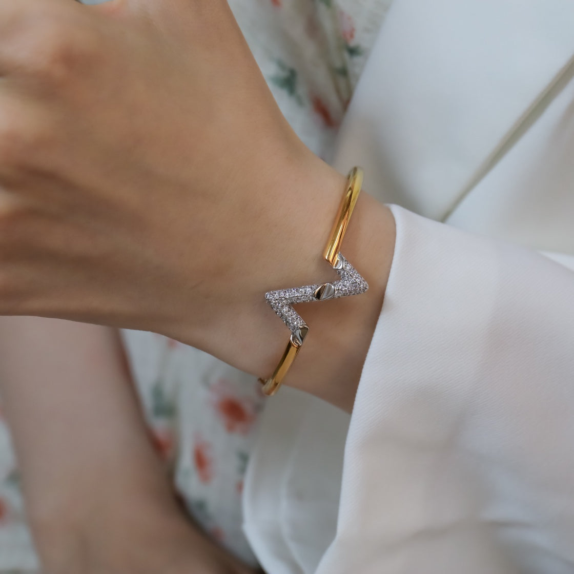 [Rose Jewelrys]VOLTE UPSITE DOWN GOLD DIAMOND BRACELET