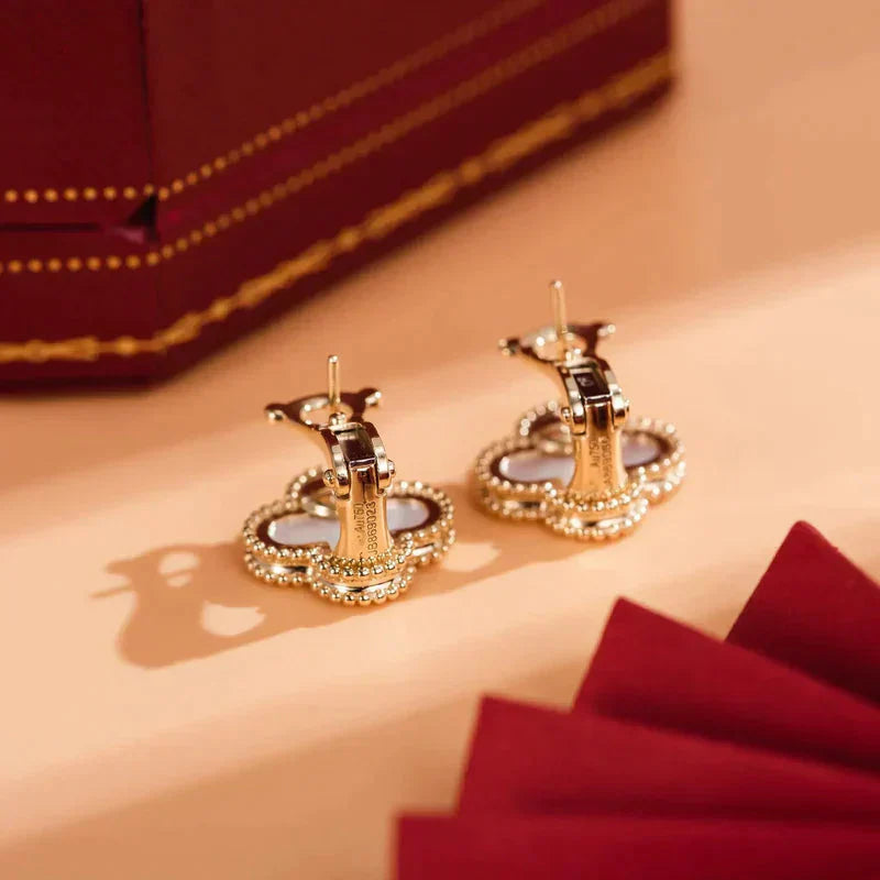 [Rose Jewelrys]CLOVER MEDIUM 1 MOTIFS  WHITE MOP STUD EARRINGS