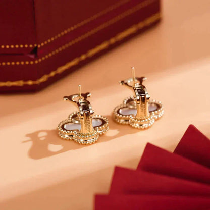 [Rose Jewelrys]CLOVER MEDIUM 1 MOTIFS  WHITE MOP STUD EARRINGS