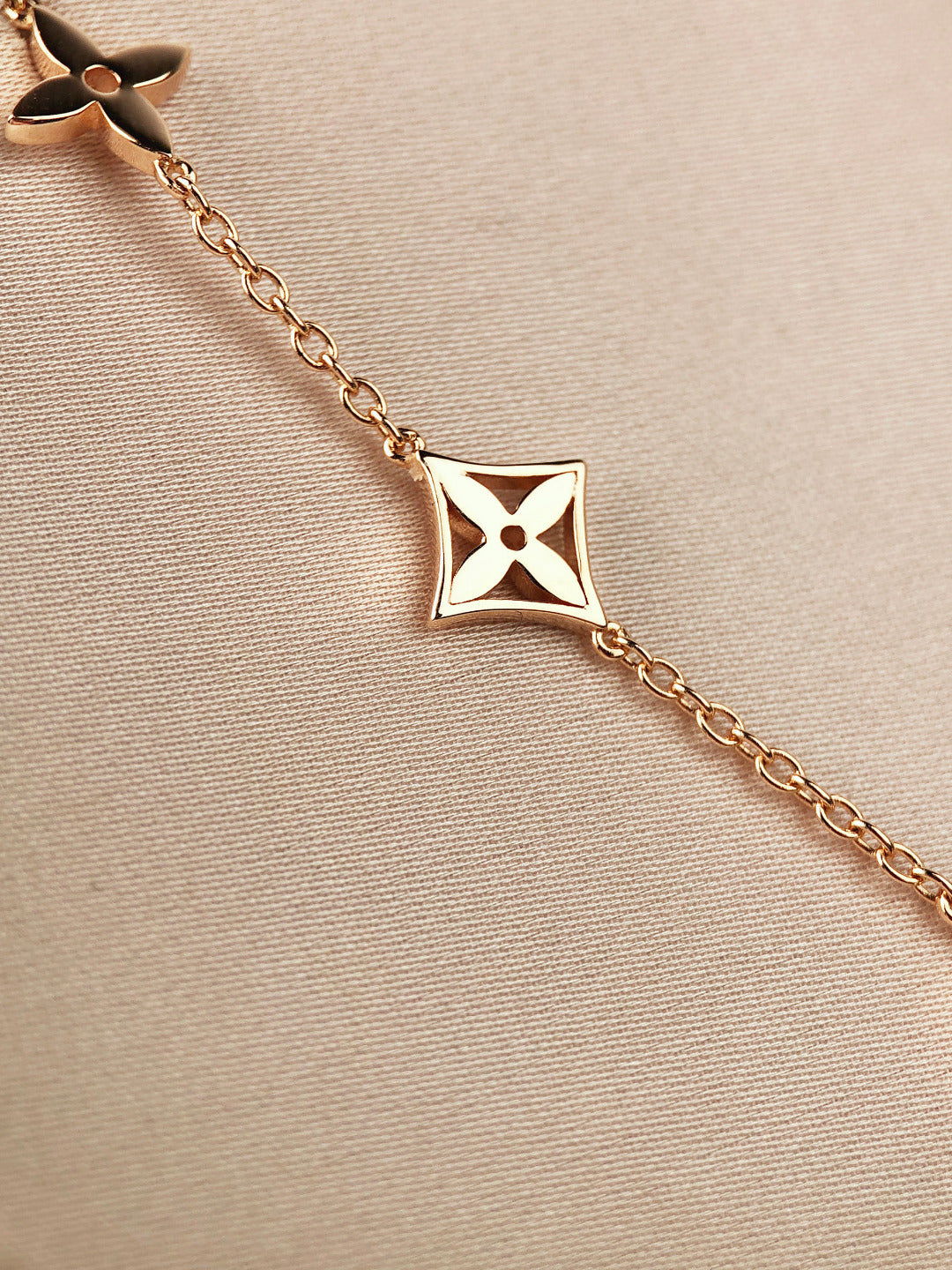 [Rose Jewelrys]STAR AND SUN 7 MOTIFS GOLD BRACELET