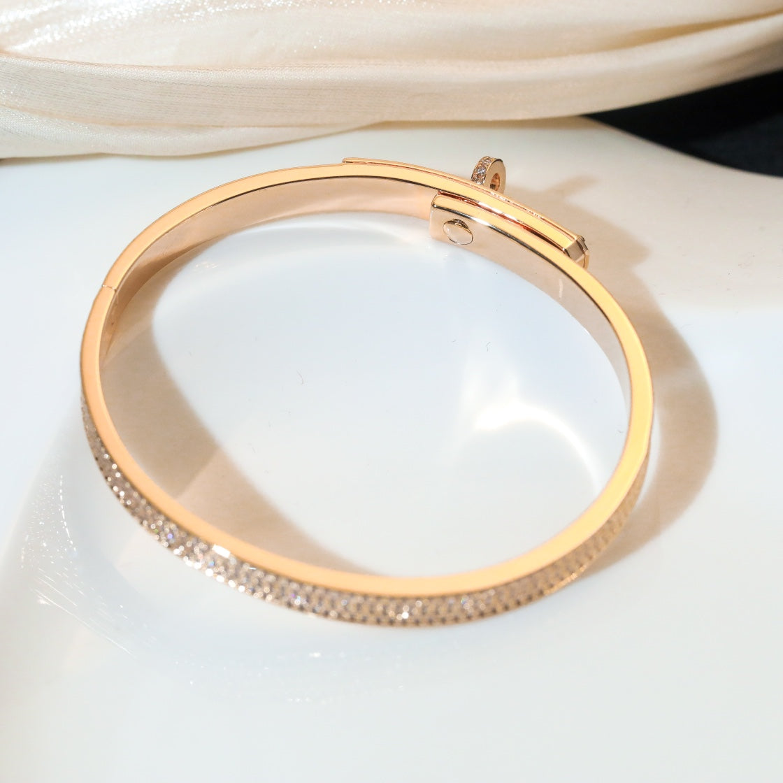 []KELLY BRACELET DIAMOND PAVED