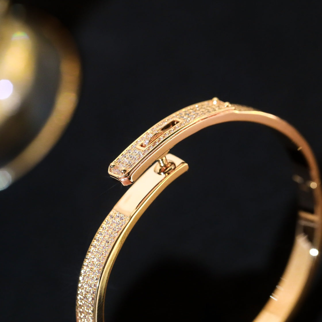 []KELLY BRACELET DIAMOND PAVED