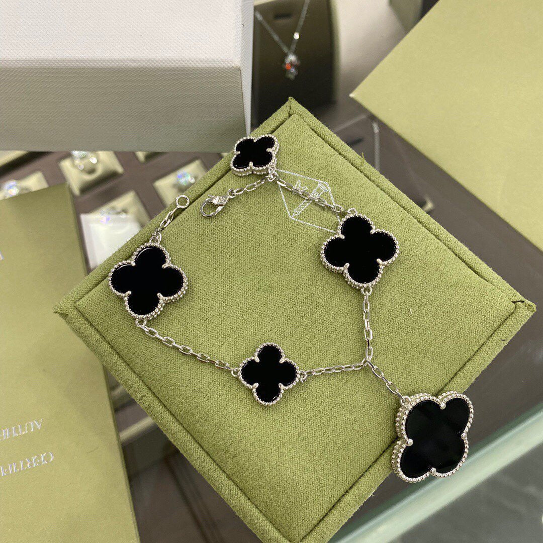 [Rose Jewelrys]CLOVER 5 MOTIFS SIVLER ONYX BRACELET