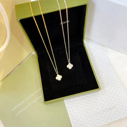 []CLOVER MINI 9.5MM WHITE MOTHER-OF-PEARL NECKLACE