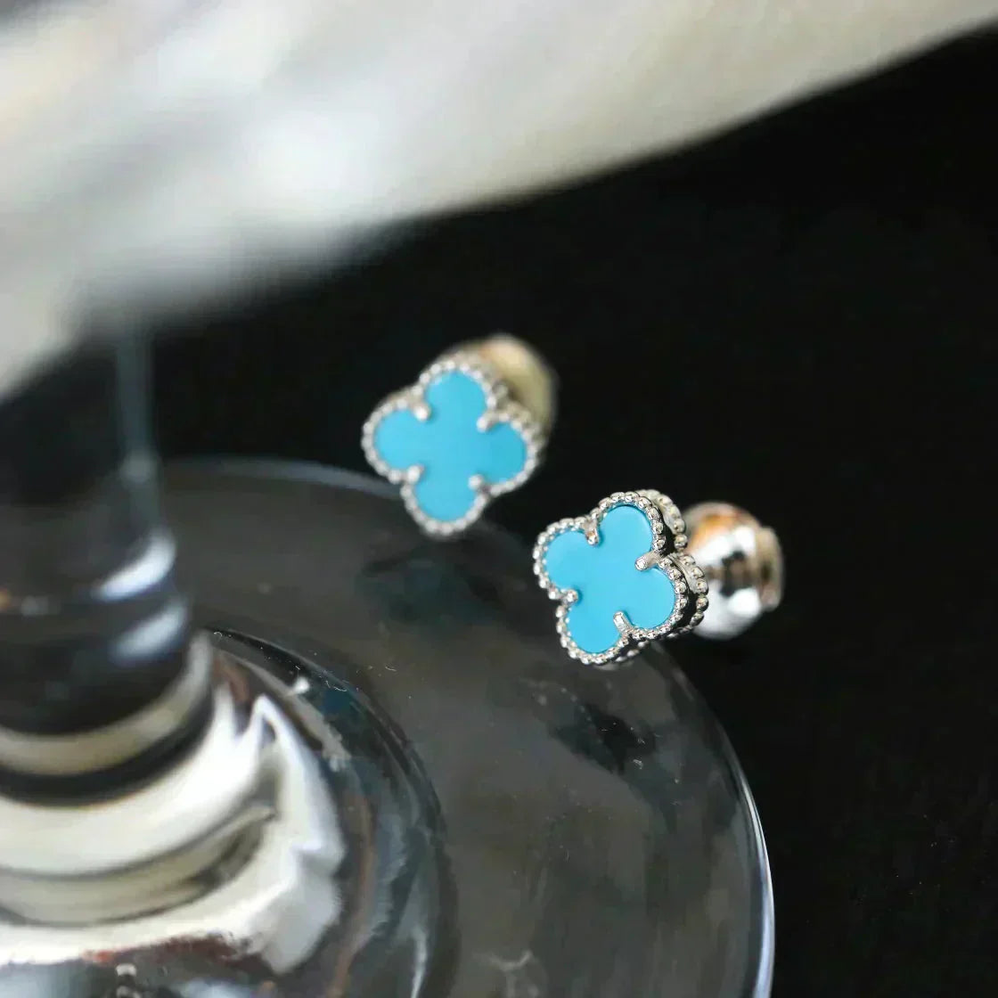 [Rose Jewelrys]CLOVER MINI 9.5MM ONYX STUD EARRINGS SILVER